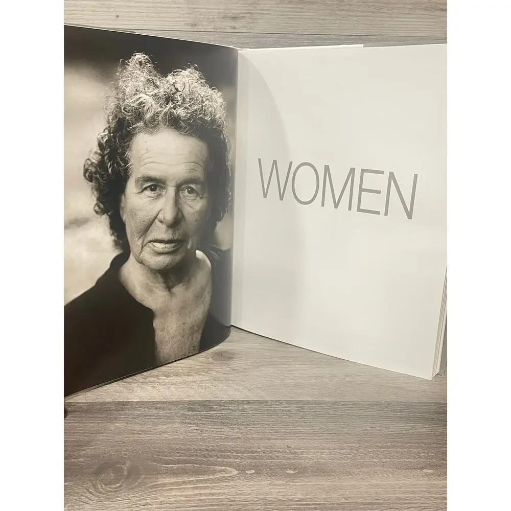 Anne Leibovitz women by